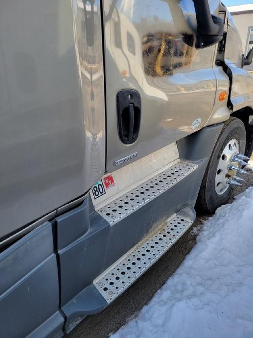 FREIGHTLINER CASCADIA 125BBC