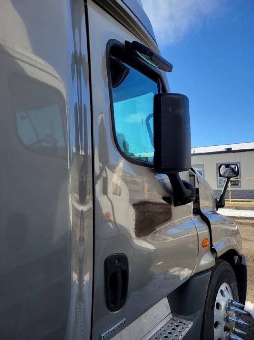 FREIGHTLINER CASCADIA 125BBC