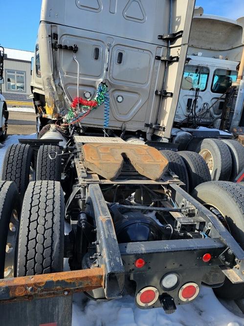 FREIGHTLINER CASCADIA 125BBC