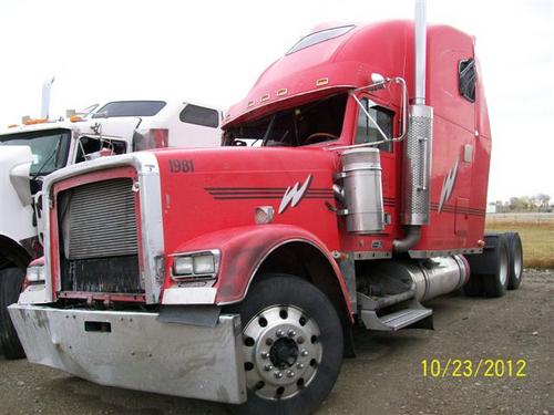 FREIGHTLINER FLD132 CLASSIC XL