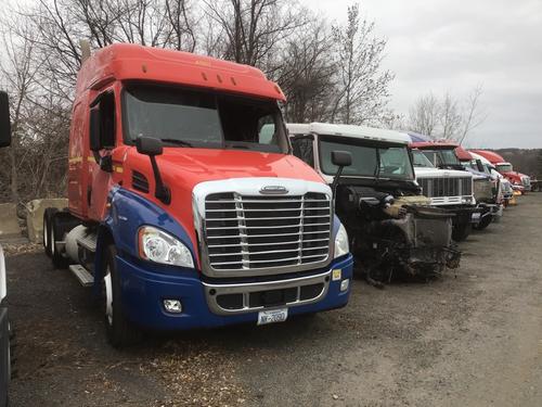 FREIGHTLINER CASCADIA 113BBC