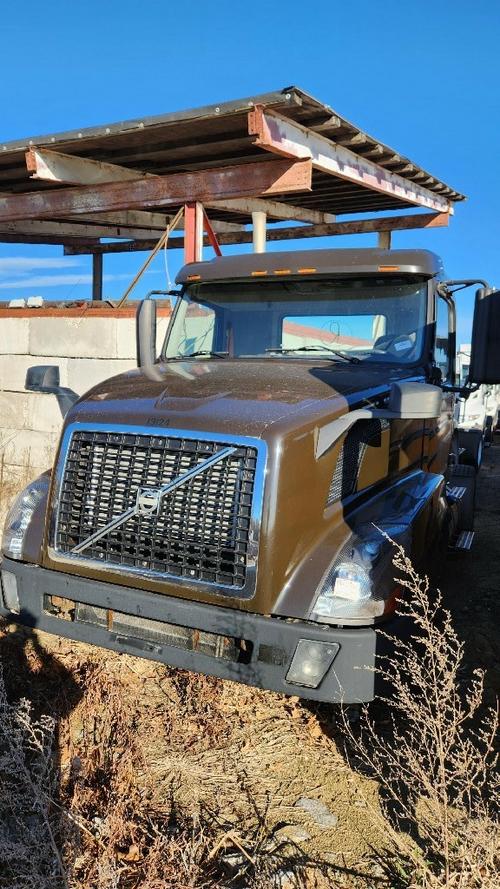 VOLVO VNL