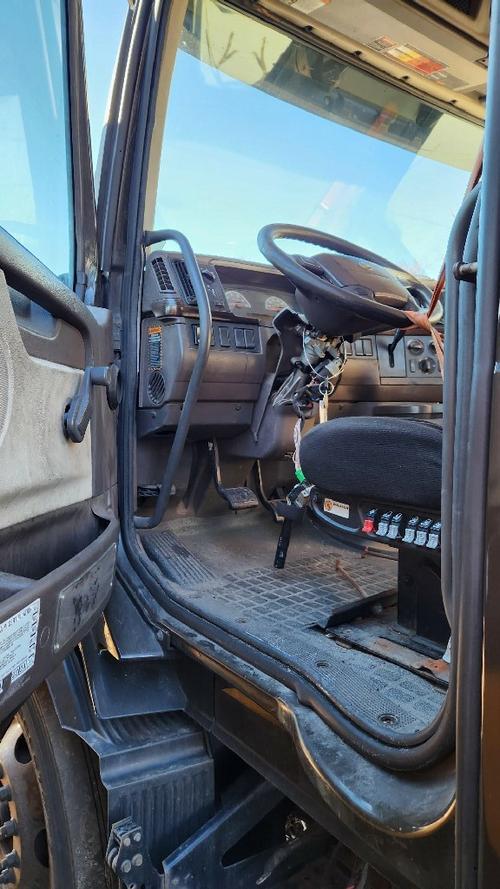 VOLVO VNL