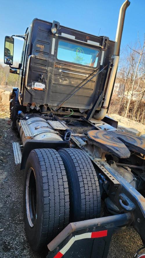 VOLVO VNL