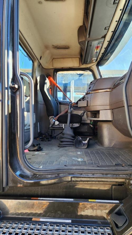 VOLVO VNL
