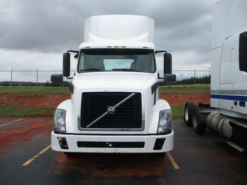 VOLVO VNL300