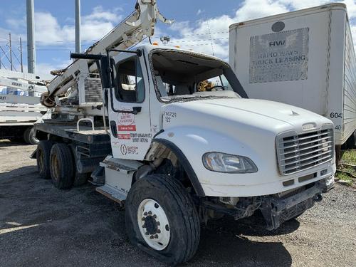 FREIGHTLINER M2 106