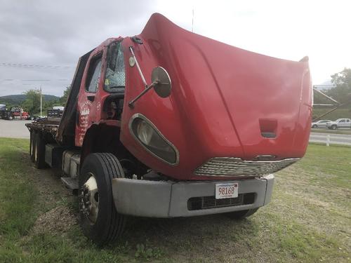 FREIGHTLINER M2-106