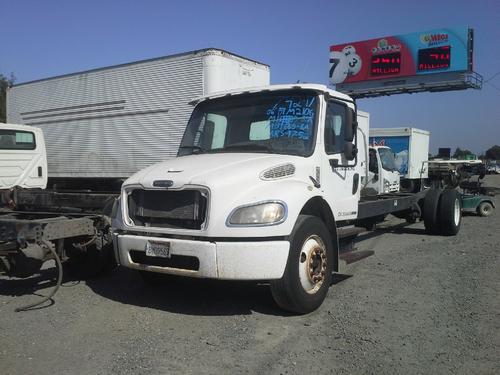 FREIGHTLINER M2 106