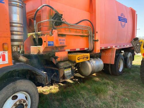 PETERBILT 320
