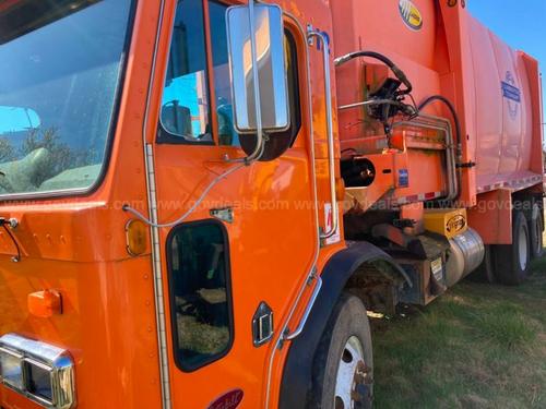 PETERBILT 320