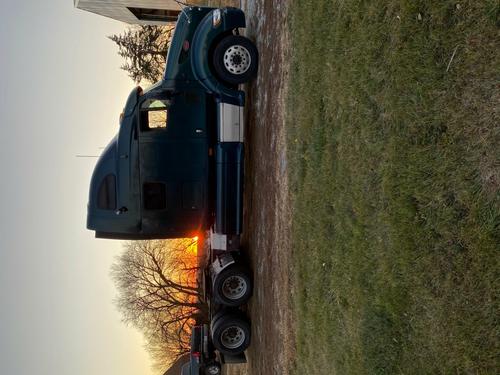 Peterbilt 387