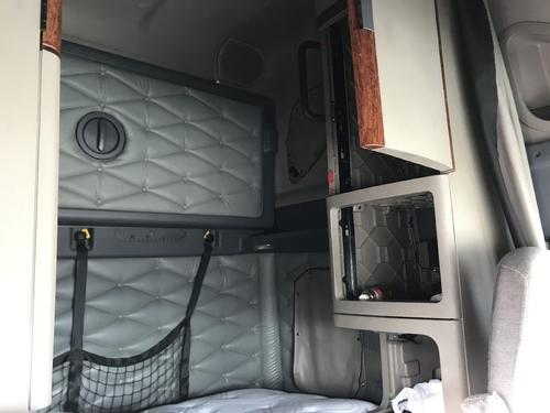 Freightliner CASCADIA