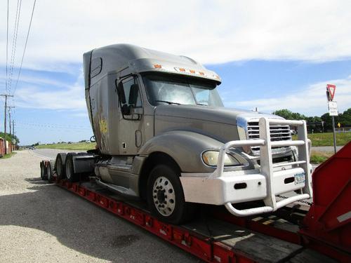 FREIGHTLINER COLUMBIA 120