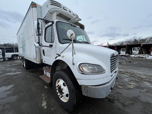 FREIGHTLINER M2-106