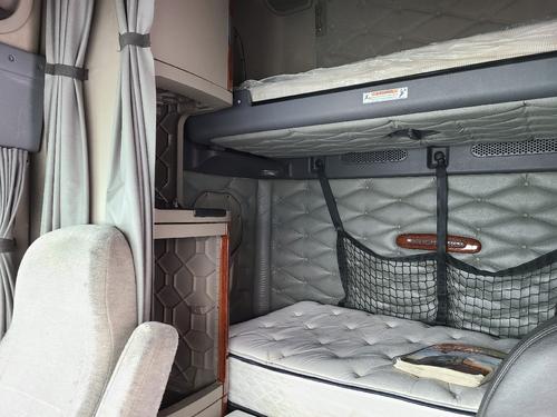 Freightliner CASCADIA