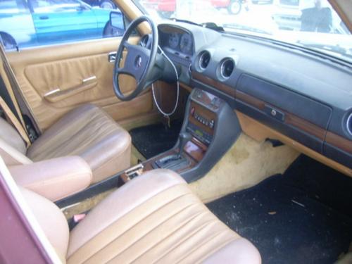 MERCEDES-BENZ MERCEDES 300D