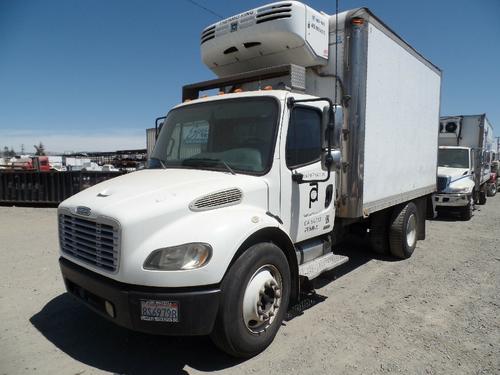 FREIGHTLINER M2 106