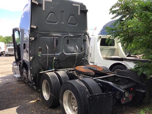 FREIGHTLINER CASCADIA