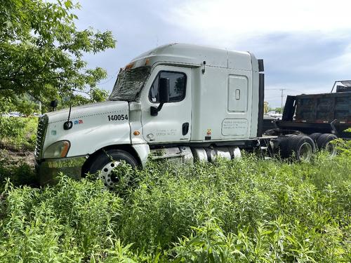 FREIGHTLINER CASCADIA 125BBC