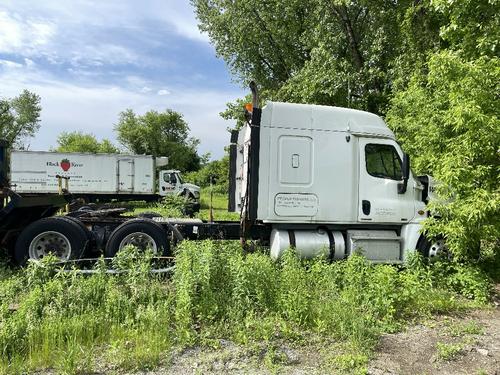 FREIGHTLINER CASCADIA 125BBC