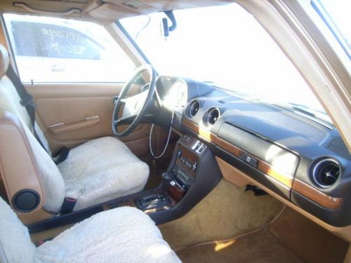 MERCEDES-BENZ MERCEDES 300D