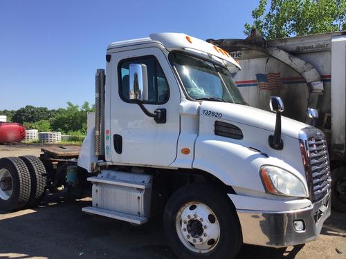 FREIGHTLINER CASCADIA 113BBC