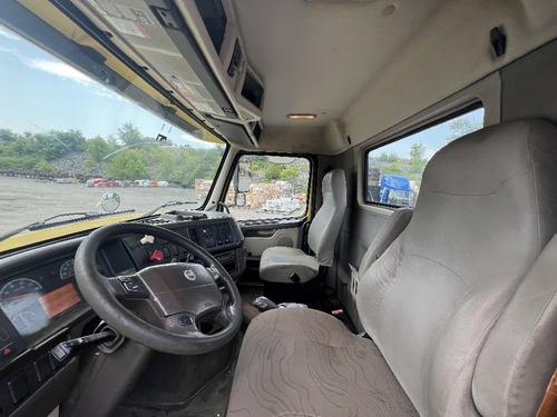 VOLVO VNM