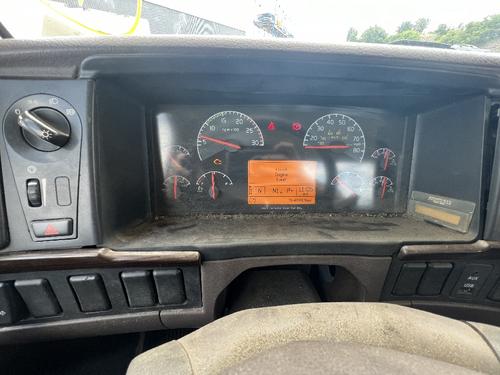 VOLVO VNM