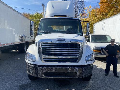 FREIGHTLINER M2-112