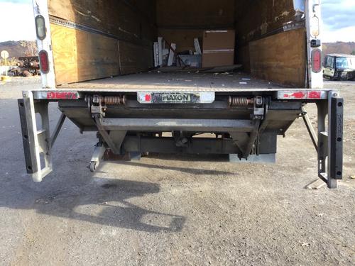 FREIGHTLINER M2-106