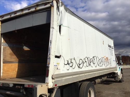 FREIGHTLINER M2-106