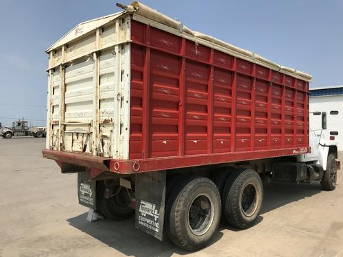 International 1800 LOADSTAR
