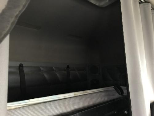 Freightliner 122SD