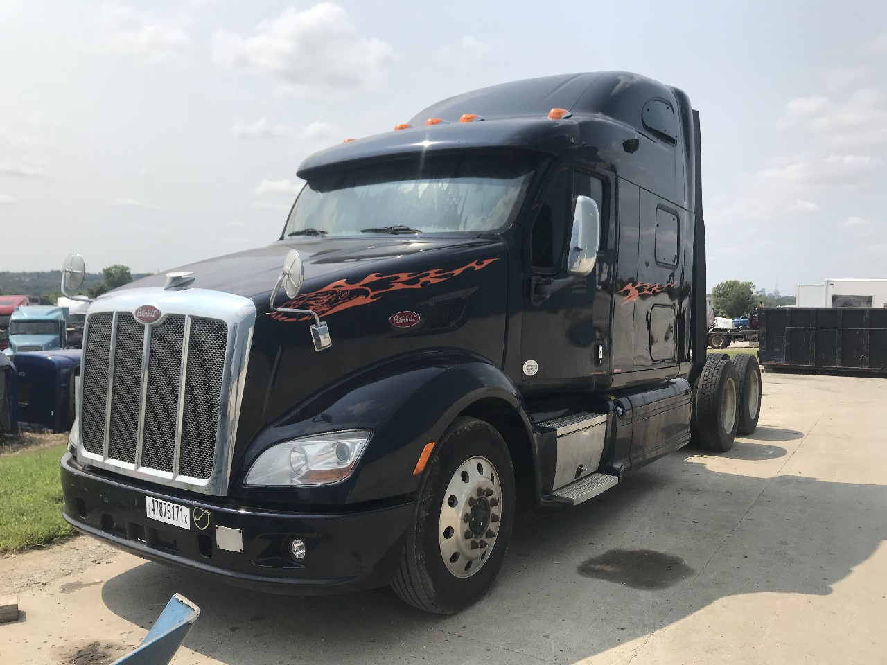 Peterbilt 587