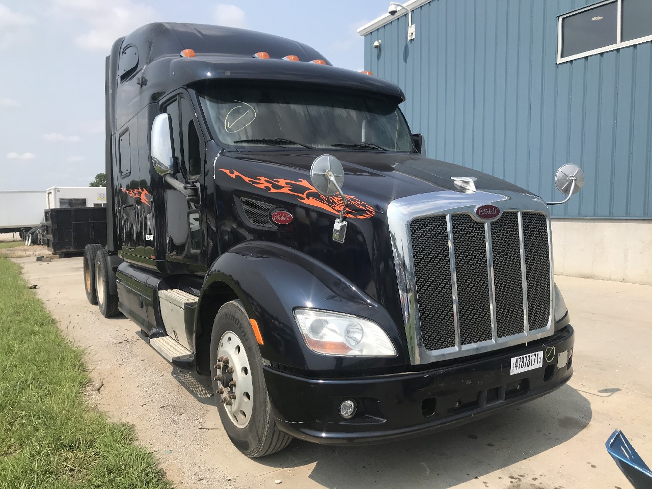 Peterbilt 587