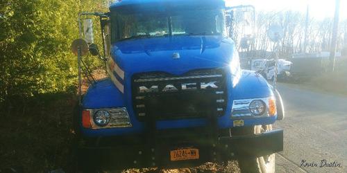 MACK CV713 GRANITE