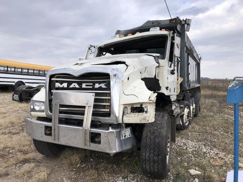 Mack GU700