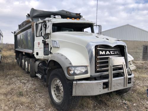 Mack GU700