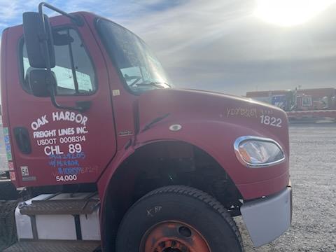 FREIGHTLINER M2 106