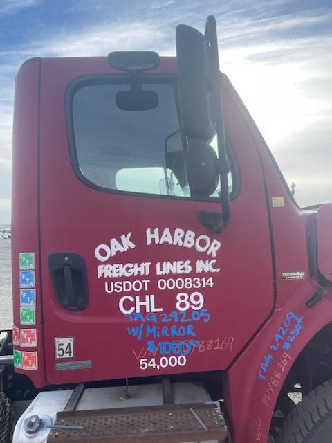 FREIGHTLINER M2 106