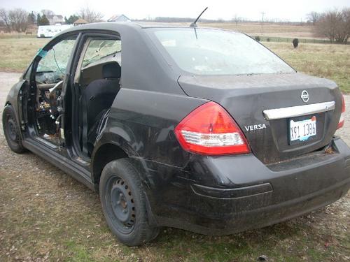 NISSAN VERSA