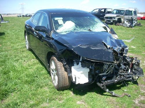 NISSAN MAXIMA