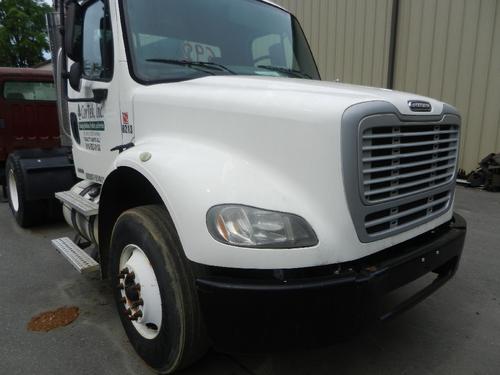 FREIGHTLINER M2  MEDIUM DUTY