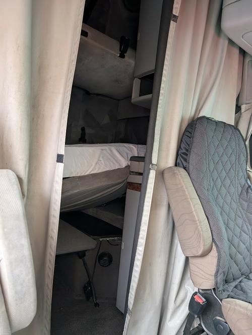 VOLVO VNL