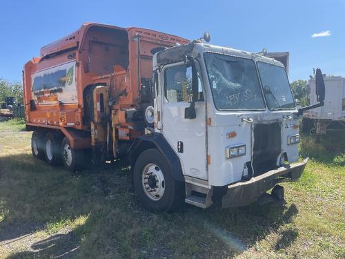 PETERBILT 320