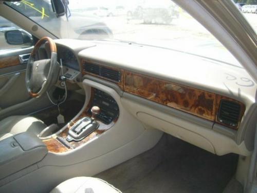 JAGUAR XJ6
