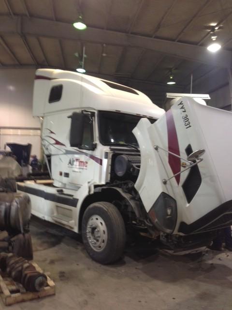 VOLVO VNL670