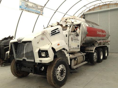 WESTERN STAR TRUCKS 4700