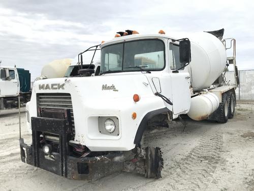 Mack DM600